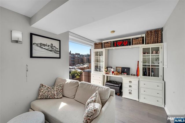 309 Hancock Court M309, Edgewater, NJ 07020