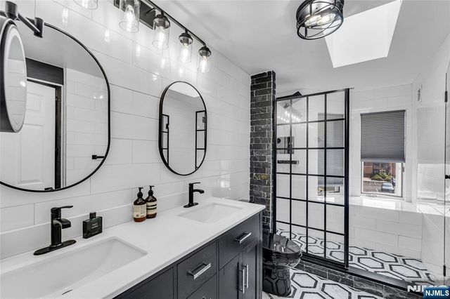 309 Hancock Court M309, Edgewater, NJ 07020