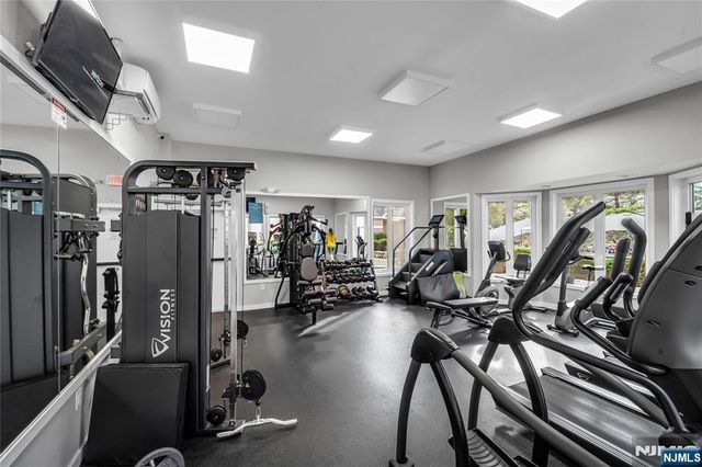 309 Hancock Court M309, Edgewater, NJ 07020