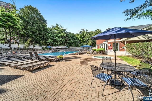 309 Hancock Court M309, Edgewater, NJ 07020