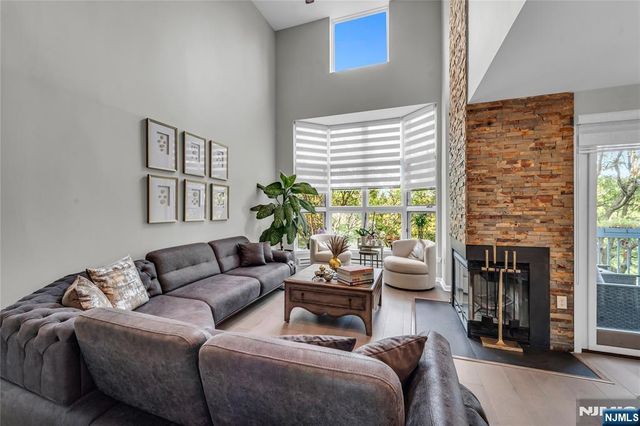 309 Hancock Court M309, Edgewater, NJ 07020