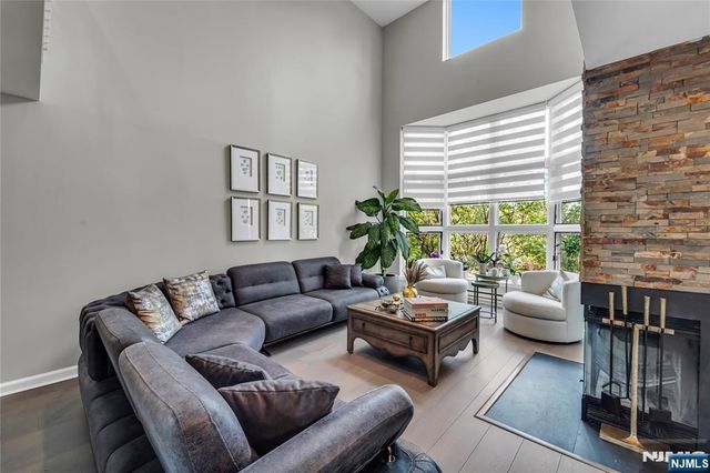 309 Hancock Court M309, Edgewater, NJ 07020