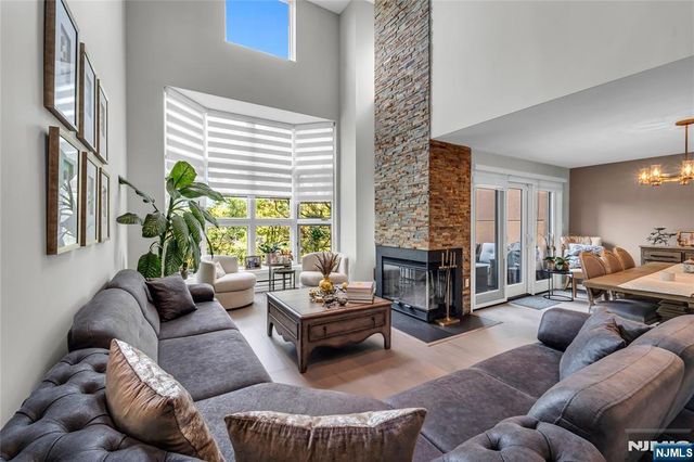 309 Hancock Court M309, Edgewater, NJ 07020