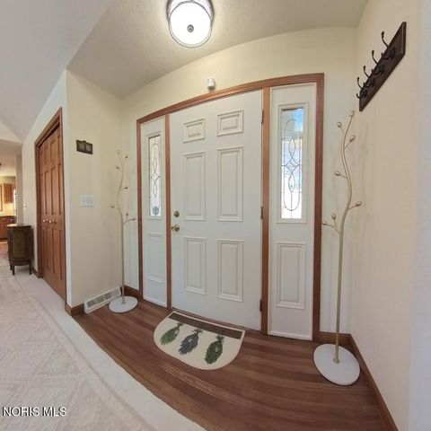 1013 S Lallendorf Road, Oregon, OH 43616