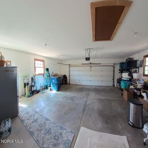 1013 S Lallendorf Road, Oregon, OH 43616