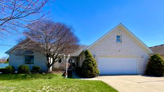 1013 S Lallendorf Road, Oregon, OH 43616