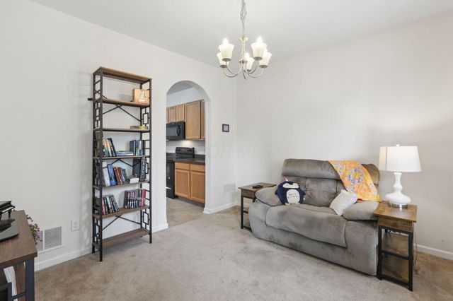 2501 Snowtip Lane, Grove City, OH 43123