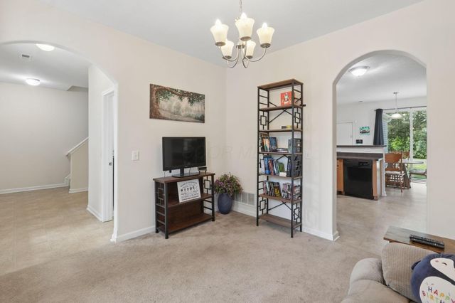 2501 Snowtip Lane, Grove City, OH 43123