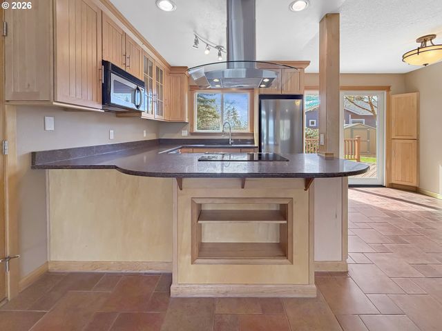 7350 Sw STEWART St, Portland, OR 97223