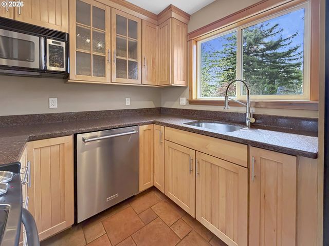 7350 Sw STEWART St, Portland, OR 97223