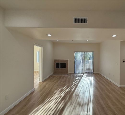 10849 Fruitland Drive 301, Studio City, CA 91604