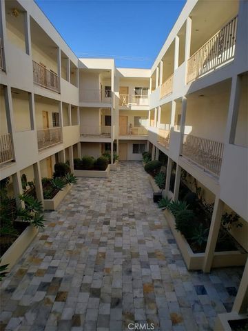 10849 Fruitland Drive 301, Studio City, CA 91604