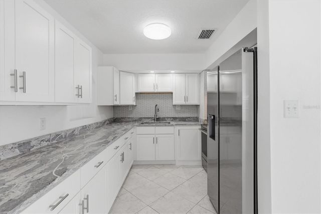 721 BAYSHORE DRIVE, Tarpon Springs, FL 34689
