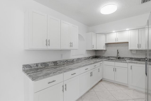 721 BAYSHORE DRIVE, Tarpon Springs, FL 34689