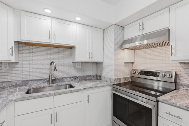 721 BAYSHORE DRIVE, Tarpon Springs, FL 34689