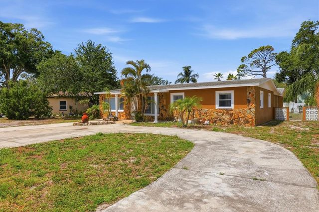 721 BAYSHORE DRIVE, Tarpon Springs, FL 34689