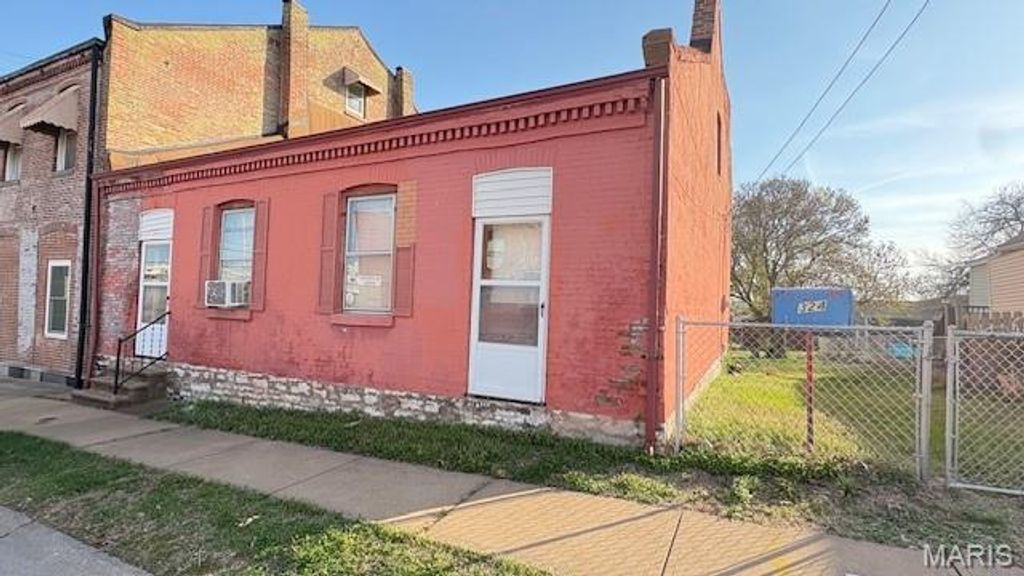 322 E Davis Street, St Louis, MO 63111