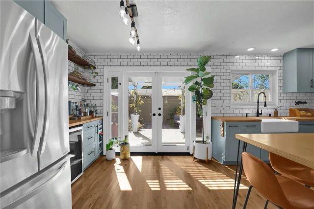 1422 Deauville Place, Costa Mesa, CA 92626