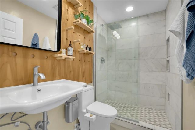 1422 Deauville Place, Costa Mesa, CA 92626