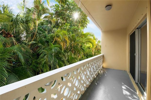 815 Middle River Drive 205, Fort Lauderdale, FL 33304