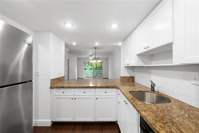 815 Middle River Drive 205, Fort Lauderdale, FL 33304