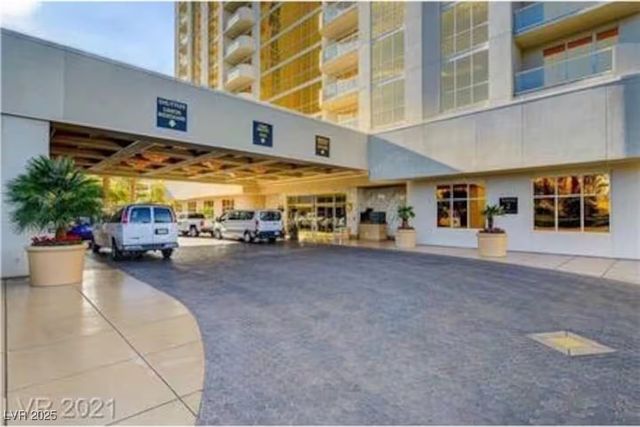 135 East Harmon Avenue 2717, Las Vegas, NV 89109