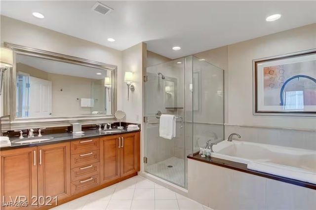 135 East Harmon Avenue 2717, Las Vegas, NV 89109