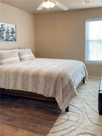 520 SE D Street, Bentonville, AR 72712