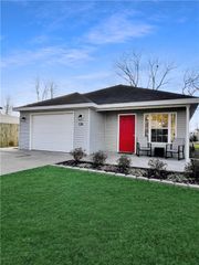 520 SE D Street, Bentonville, AR 72712