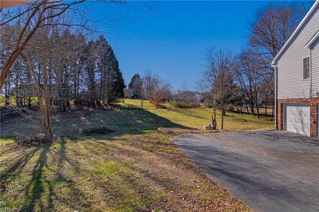 180 River Crest Court, Clemmons, NC 27012