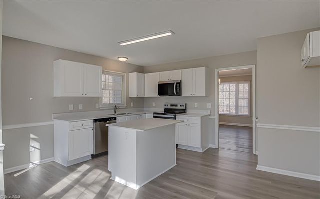 180 River Crest Court, Clemmons, NC 27012