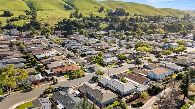 31355 Hugh Way, Hayward, CA 94544