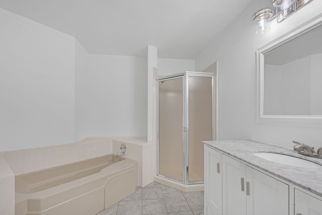 1239 S Wellington Court 1239, Buffalo Grove, IL 60089