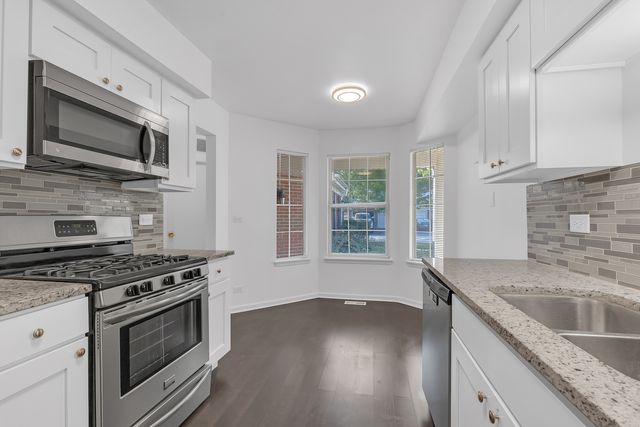 1239 S Wellington Court 1239, Buffalo Grove, IL 60089