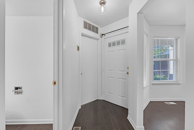 1239 S Wellington Court 1239, Buffalo Grove, IL 60089