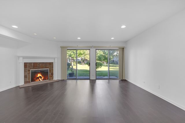 1239 S Wellington Court 1239, Buffalo Grove, IL 60089