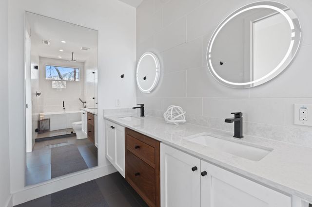 308 Onion ST, Austin, TX 78702