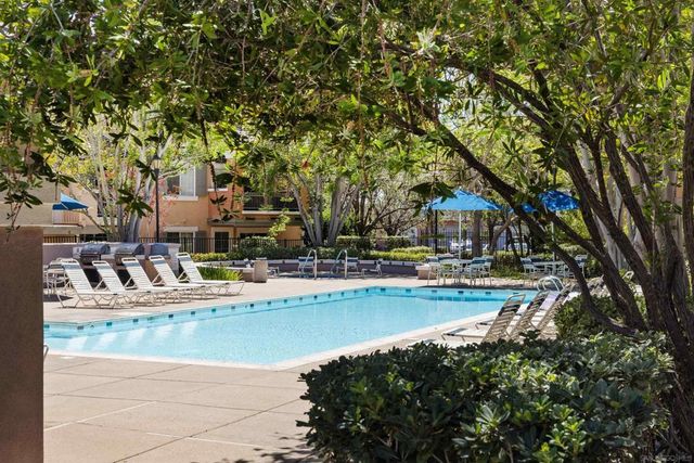 11908 Tivoli Park Row 1, San Diego, CA 92128