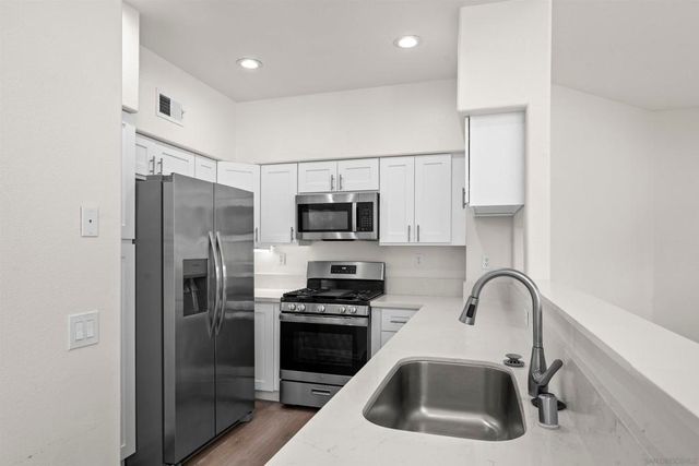 11908 Tivoli Park Row 1, San Diego, CA 92128