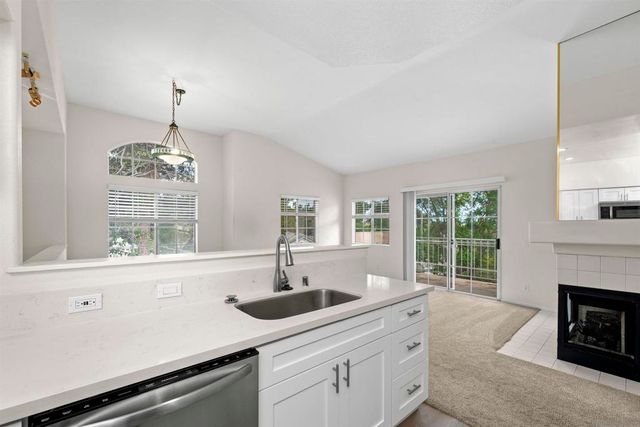 11908 Tivoli Park Row 1, San Diego, CA 92128