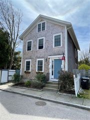 12 Callender Avenue 1, Newport, RI 02840