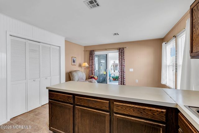 8 Redlands Court, Toms River, NJ 08757