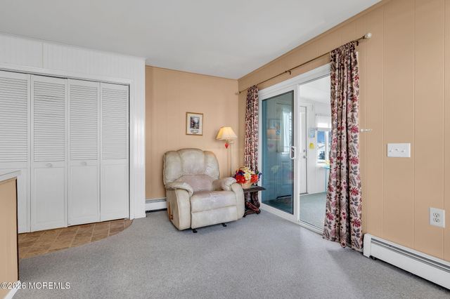 8 Redlands Court, Toms River, NJ 08757