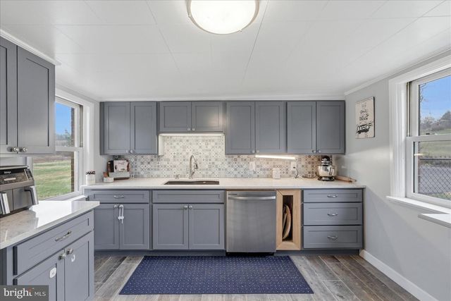 2221 BACK CREEK VALLEY RD, Hedgesville, WV 25427