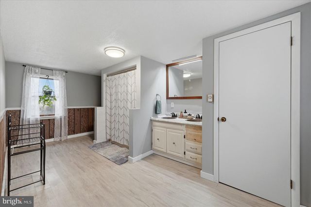 2221 BACK CREEK VALLEY RD, Hedgesville, WV 25427