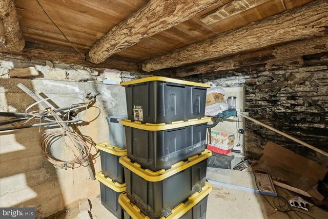 2221 BACK CREEK VALLEY RD, Hedgesville, WV 25427