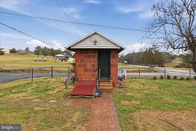 2221 BACK CREEK VALLEY RD, Hedgesville, WV 25427