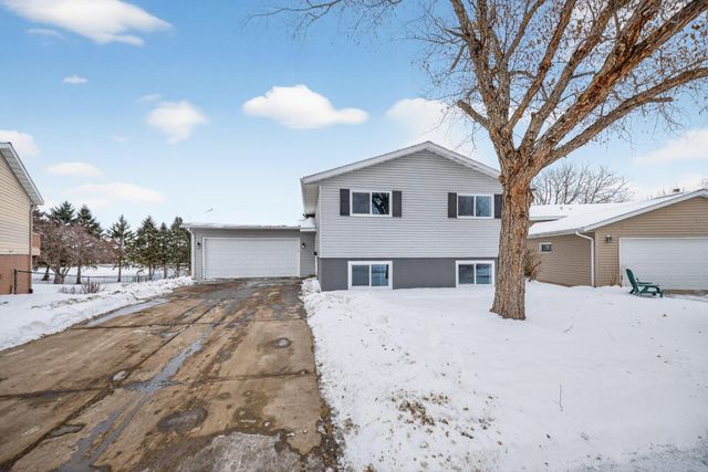 4356 Cimarron Court NW, Rochester, MN 55901