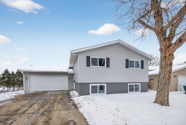 4356 Cimarron Court NW, Rochester, MN 55901