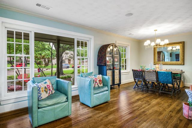 911 Saint Lukes Drive, Richardson, TX 75080